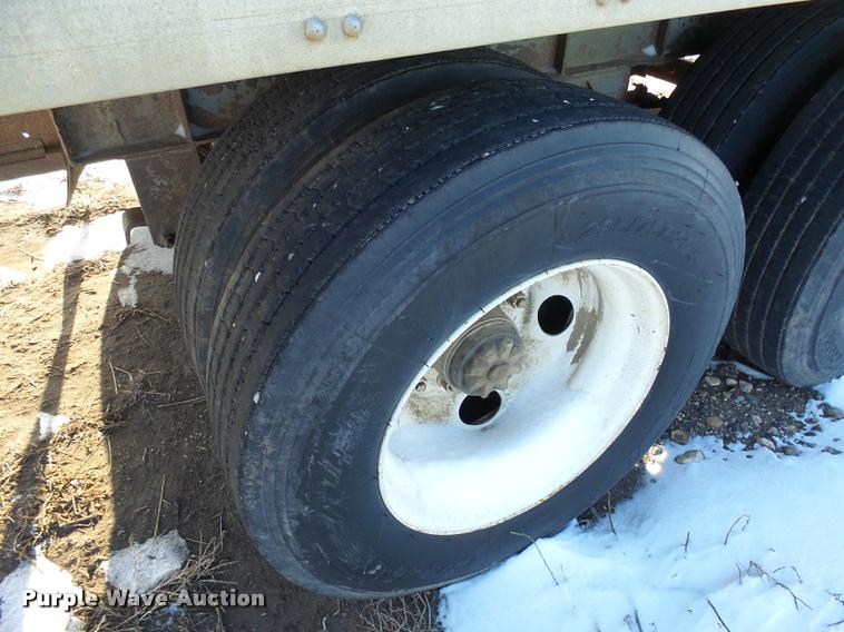 image for item AL9041 1989 Fruehauf nurse tank van trailer