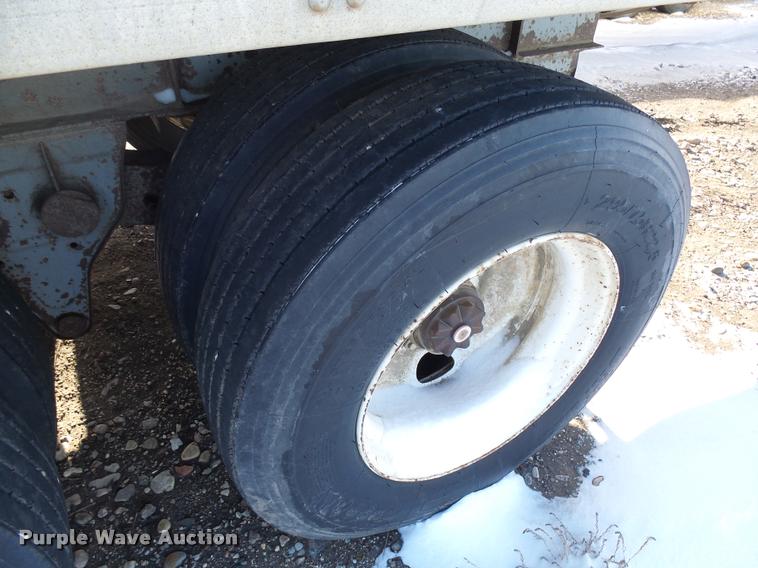 image for item AL9041 1989 Fruehauf nurse tank van trailer