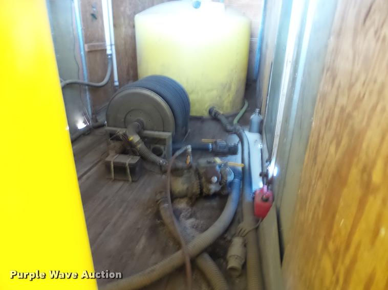 image for item AL9041 1989 Fruehauf nurse tank van trailer