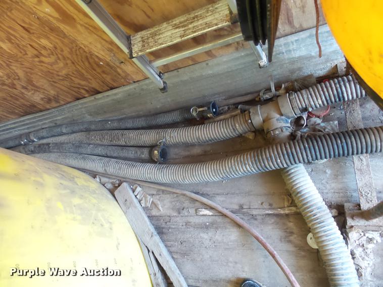 image for item AL9041 1989 Fruehauf nurse tank van trailer