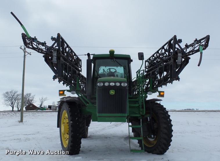 image for item AL9047 2006 John Deere 4920 self-propelled sprayer