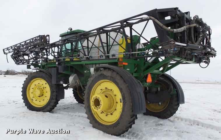 image for item AL9047 2006 John Deere 4920 self-propelled sprayer