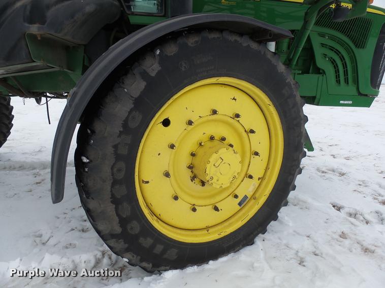 image for item AL9047 2006 John Deere 4920 self-propelled sprayer