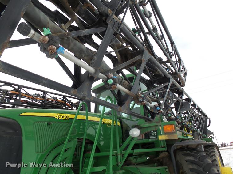 image for item AL9047 2006 John Deere 4920 self-propelled sprayer