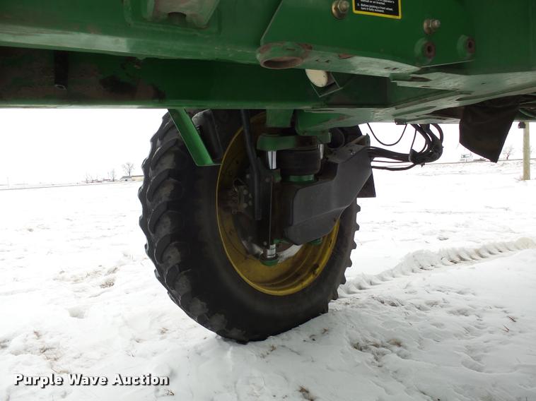 image for item AL9047 2006 John Deere 4920 self-propelled sprayer