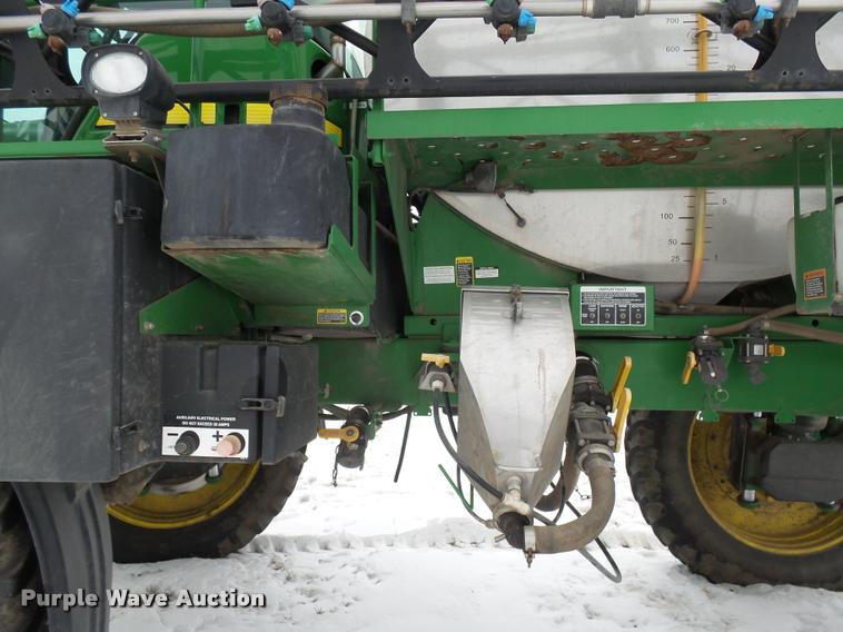 image for item AL9047 2006 John Deere 4920 self-propelled sprayer