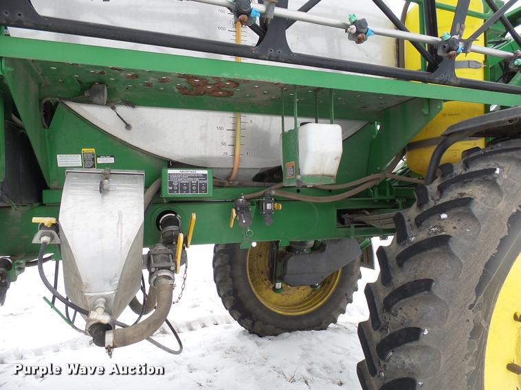 image for item AL9047 2006 John Deere 4920 self-propelled sprayer