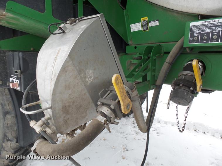 image for item AL9047 2006 John Deere 4920 self-propelled sprayer