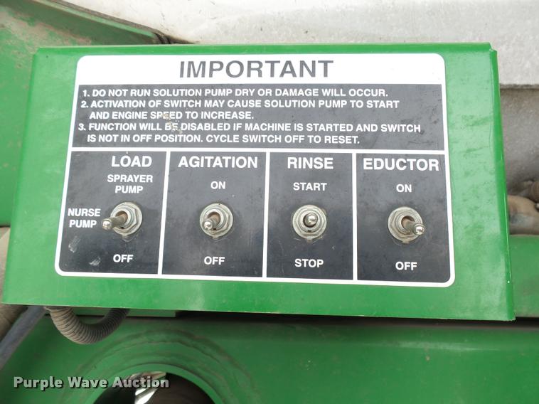 image for item AL9047 2006 John Deere 4920 self-propelled sprayer