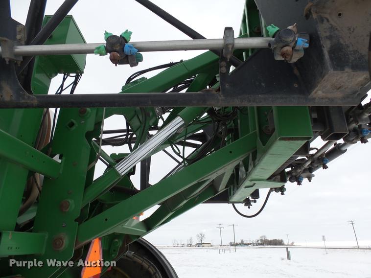 image for item AL9047 2006 John Deere 4920 self-propelled sprayer