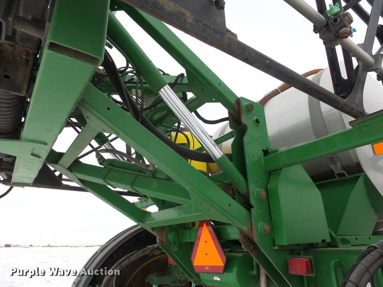 image for item AL9047 2006 John Deere 4920 self-propelled sprayer