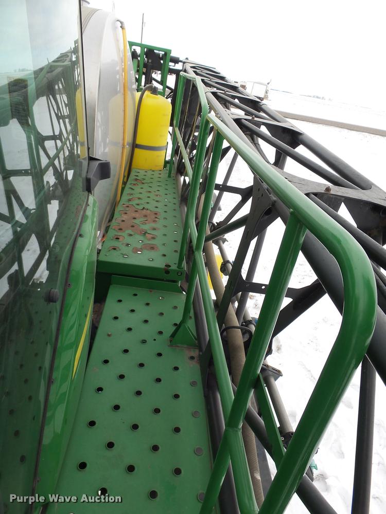 image for item AL9047 2006 John Deere 4920 self-propelled sprayer