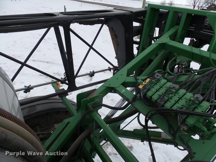 image for item AL9047 2006 John Deere 4920 self-propelled sprayer