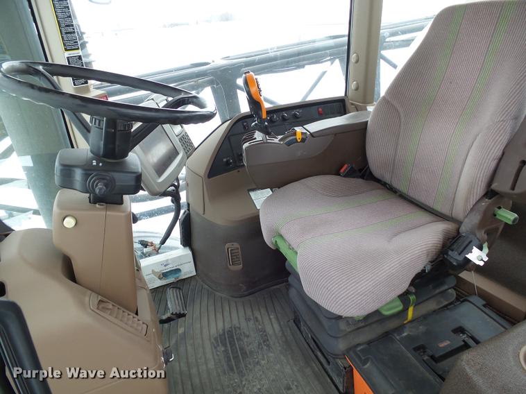 image for item AL9047 2006 John Deere 4920 self-propelled sprayer