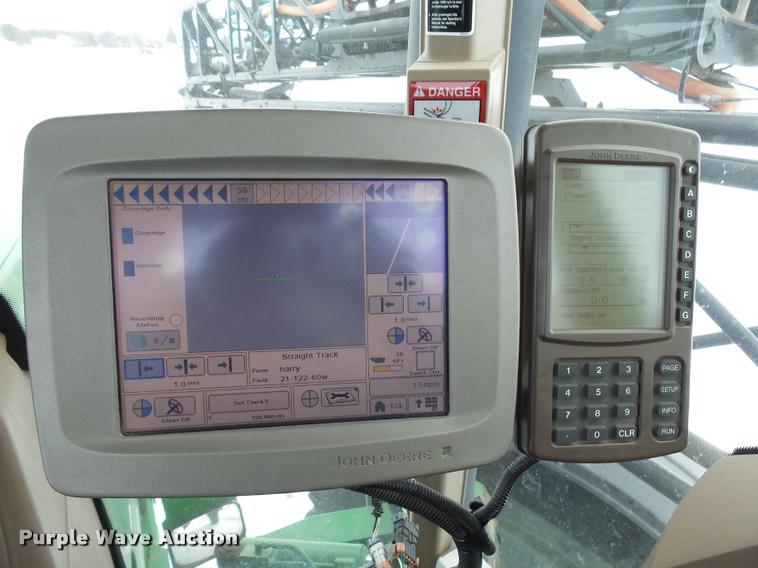 image for item AL9047 2006 John Deere 4920 self-propelled sprayer