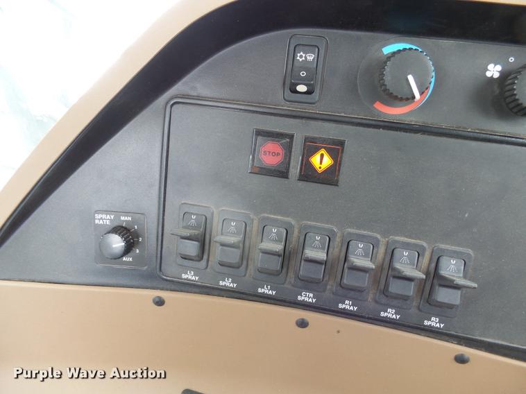 image for item AL9047 2006 John Deere 4920 self-propelled sprayer