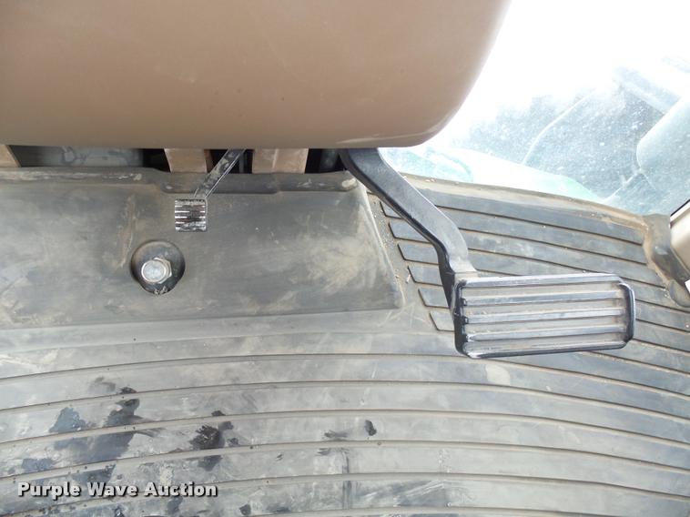 image for item AL9047 2006 John Deere 4920 self-propelled sprayer