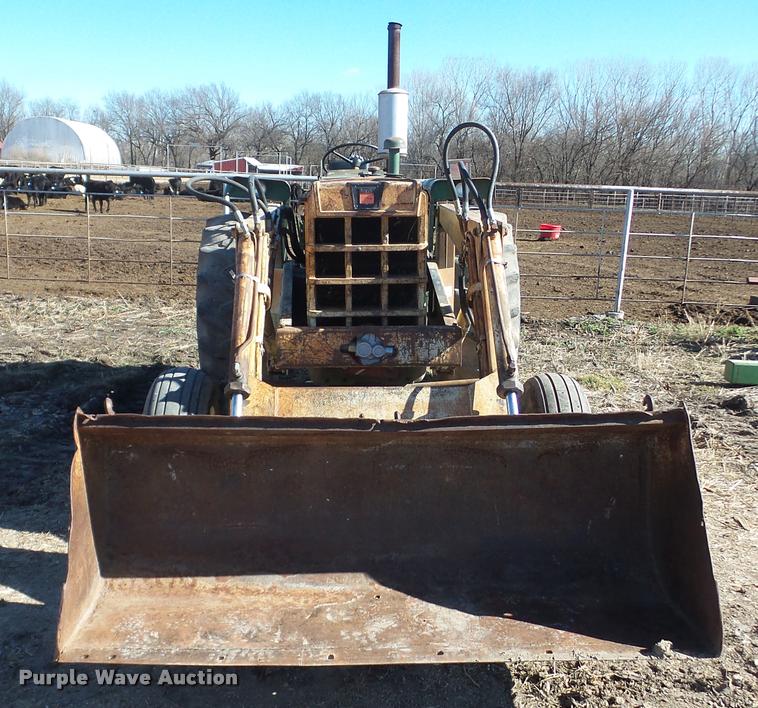 image for item AT9689 Oliver 1600 tractor