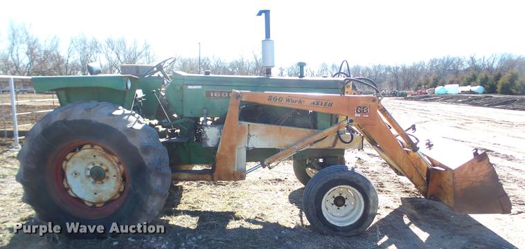 image for item AT9689 Oliver 1600 tractor