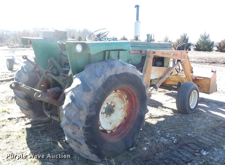 image for item AT9689 Oliver 1600 tractor