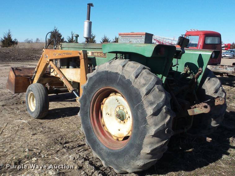 image for item AT9689 Oliver 1600 tractor