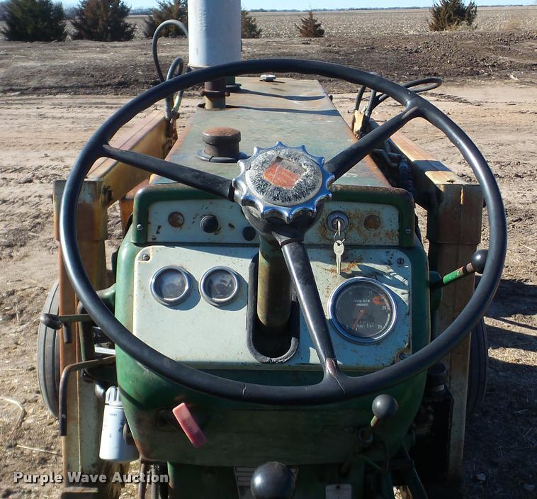 image for item AT9689 Oliver 1600 tractor