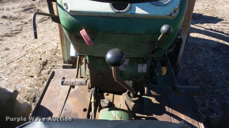 image for item AT9689 Oliver 1600 tractor