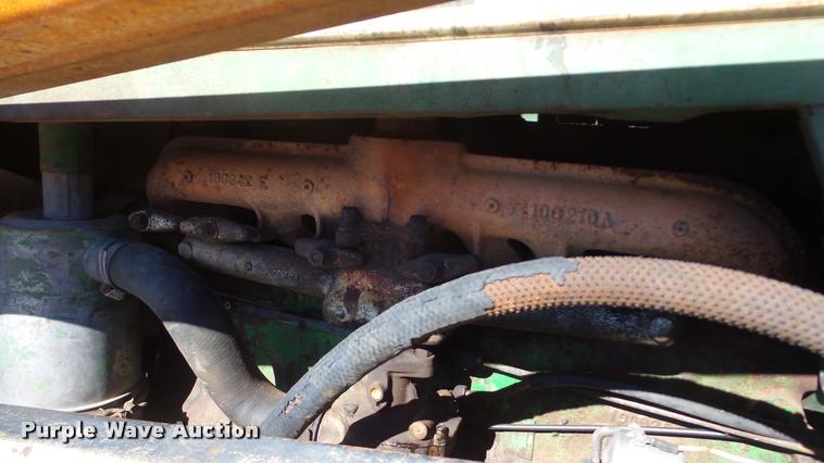 image for item AT9689 Oliver 1600 tractor