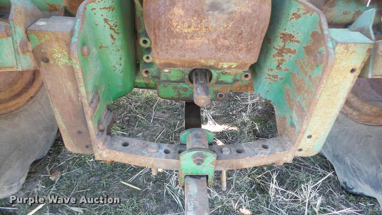 image for item AT9689 Oliver 1600 tractor