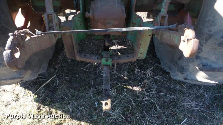 image for item AT9689 Oliver 1600 tractor