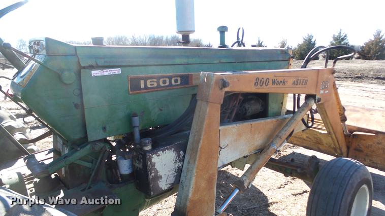 image for item AT9689 Oliver 1600 tractor