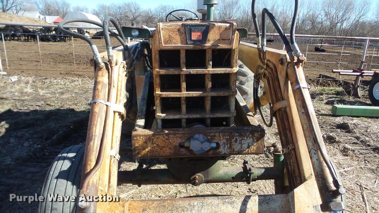 image for item AT9689 Oliver 1600 tractor