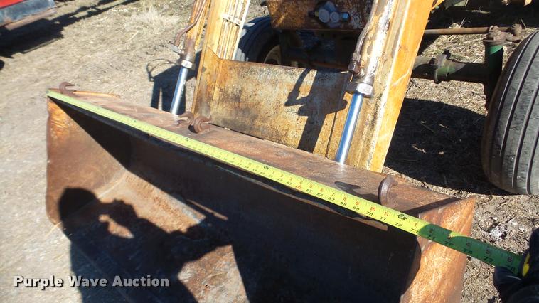 image for item AT9689 Oliver 1600 tractor