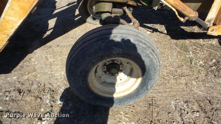 image for item AT9689 Oliver 1600 tractor