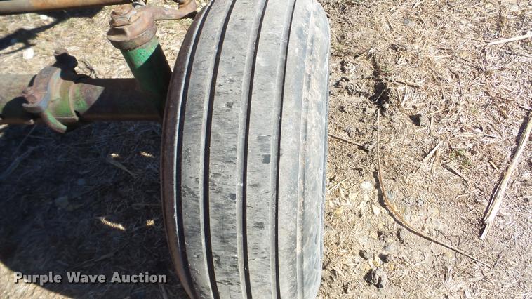 image for item AT9689 Oliver 1600 tractor