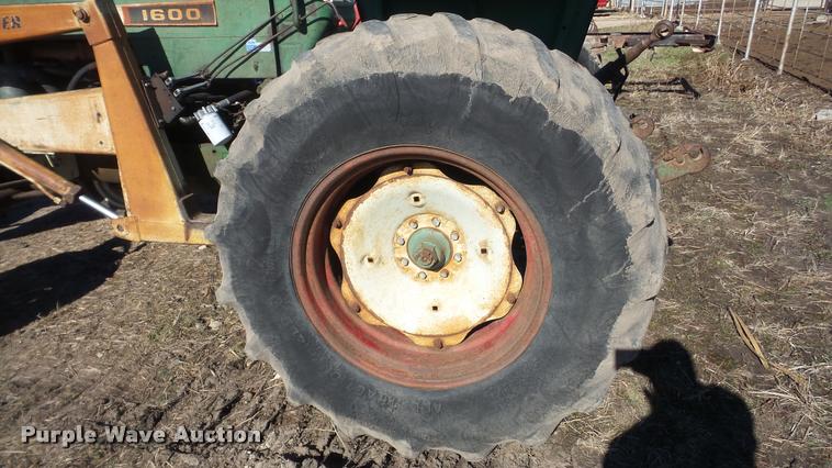 image for item AT9689 Oliver 1600 tractor