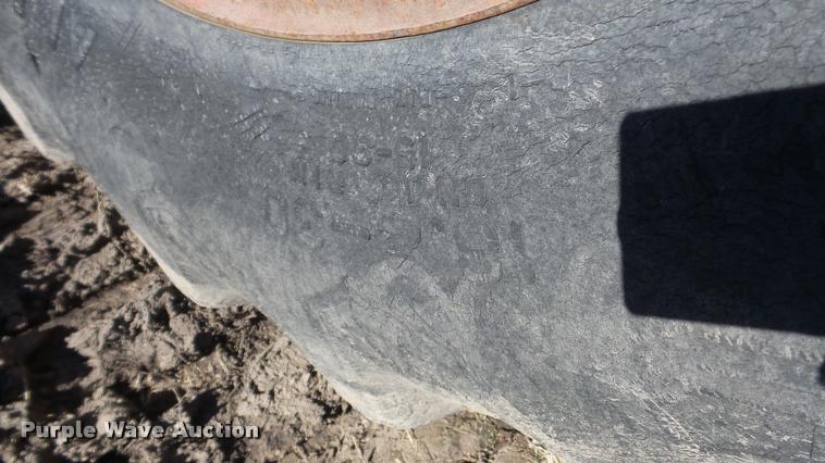 image for item AT9689 Oliver 1600 tractor