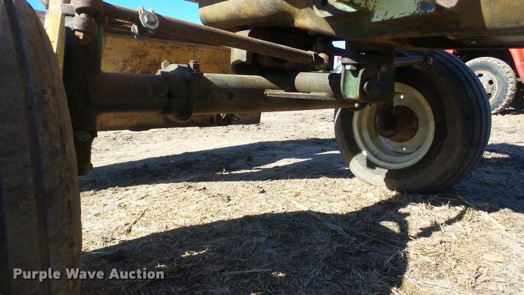 image for item AT9689 Oliver 1600 tractor