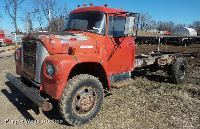image for item AT9690 1973 International Loadstar 1600 truck cab and chassis