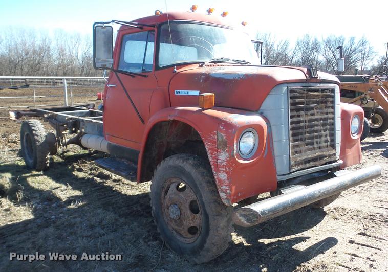 image for item AT9690 1973 International Loadstar 1600 truck cab and chassis