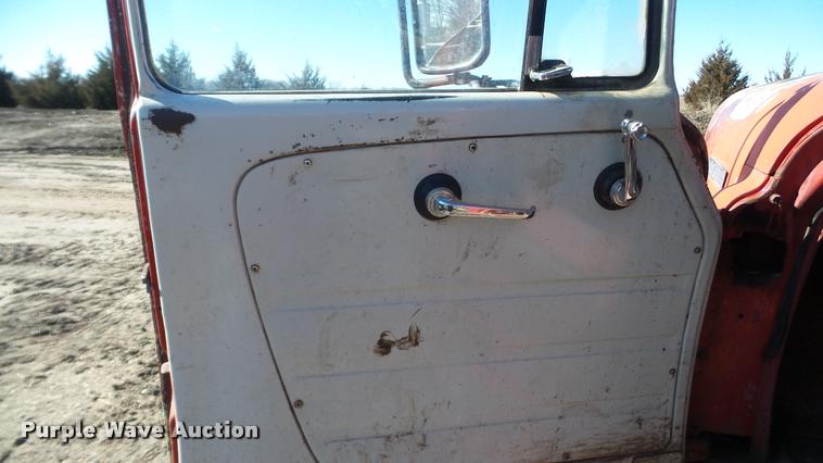 image for item AT9690 1973 International Loadstar 1600 truck cab and chassis