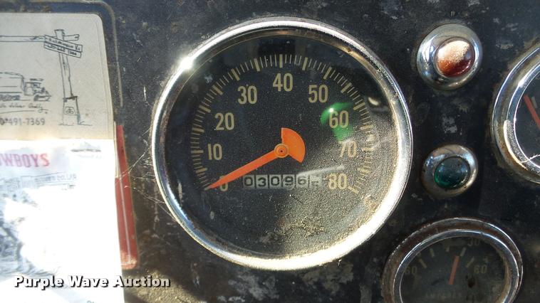 image for item AT9690 1973 International Loadstar 1600 truck cab and chassis