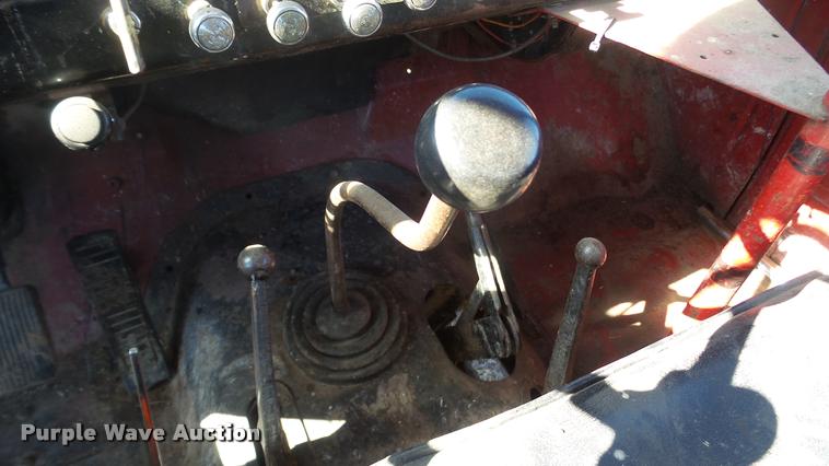 image for item AT9690 1973 International Loadstar 1600 truck cab and chassis