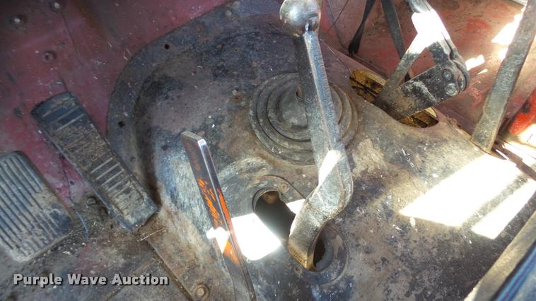 image for item AT9690 1973 International Loadstar 1600 truck cab and chassis