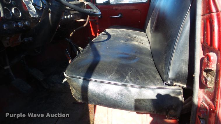 image for item AT9690 1973 International Loadstar 1600 truck cab and chassis