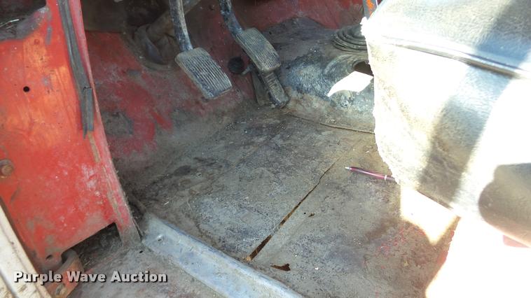 image for item AT9690 1973 International Loadstar 1600 truck cab and chassis