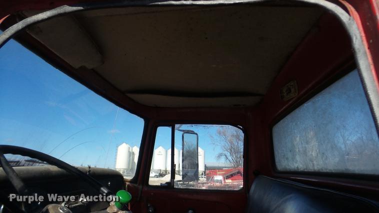 image for item AT9690 1973 International Loadstar 1600 truck cab and chassis