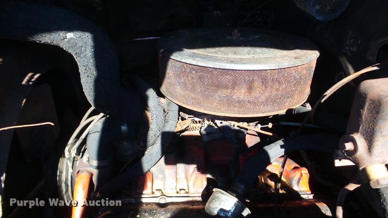 image for item AT9690 1973 International Loadstar 1600 truck cab and chassis