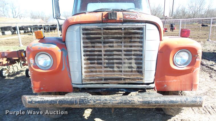 image for item AT9690 1973 International Loadstar 1600 truck cab and chassis