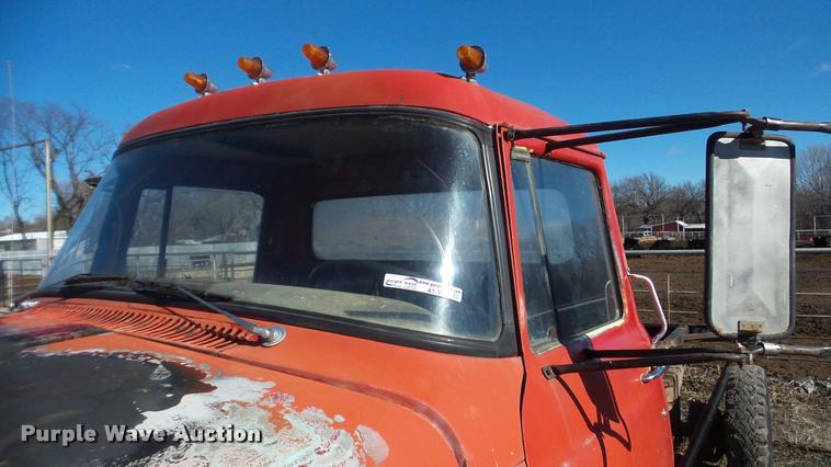 image for item AT9690 1973 International Loadstar 1600 truck cab and chassis